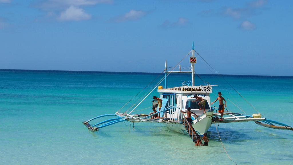 Fridays Boracay Beach Resort Balabag  Eksteriør bilde